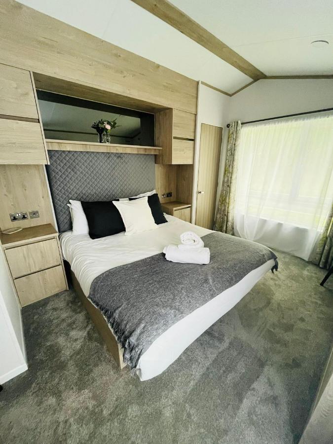 Fir Tree Lodge With Hot Tub York Eksteriør bilde