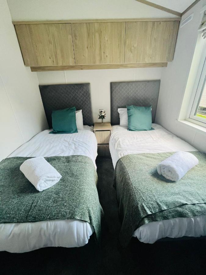 Fir Tree Lodge With Hot Tub York Eksteriør bilde
